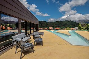 Cherry Sculpture Hotel