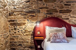 Cherry Sculpture Hotel