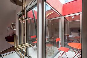 Cherry Sculpture Hotel