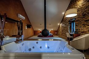 Cherry Sculpture Hotel