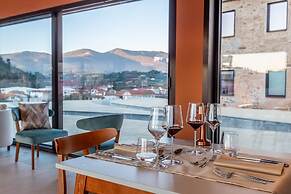 Cherry Sculpture Hotel