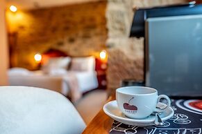 Cherry Sculpture Hotel