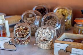 Cherry Sculpture Hotel