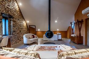 Cherry Sculpture Hotel