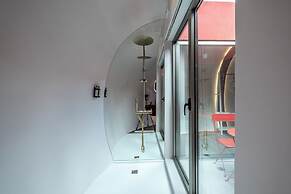 Cherry Sculpture Hotel