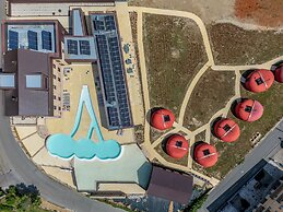 Cherry Sculpture Hotel