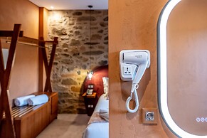 Cherry Sculpture Hotel