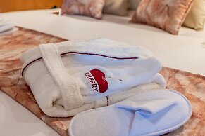 Cherry Sculpture Hotel