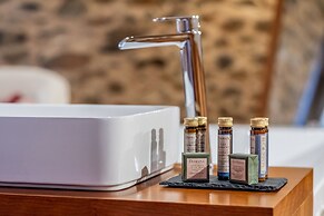 Cherry Sculpture Hotel