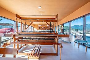 Cherry Sculpture Hotel