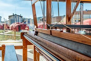 Cherry Sculpture Hotel