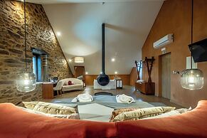 Cherry Sculpture Hotel