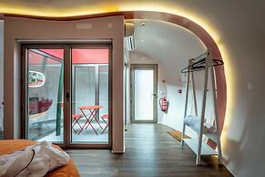 Cherry Sculpture Hotel