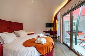 Cherry Sculpture Hotel