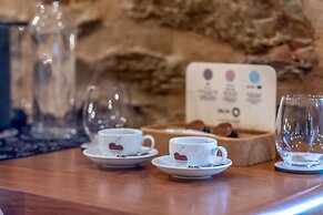 Cherry Sculpture Hotel