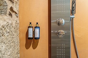 Cherry Sculpture Hotel