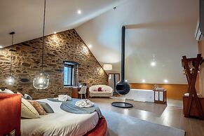 Cherry Sculpture Hotel