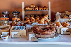 Cherry Sculpture Hotel