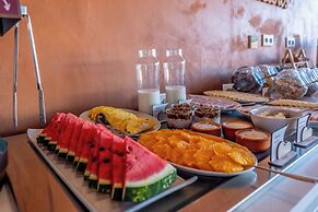 Cherry Sculpture Hotel