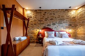 Cherry Sculpture Hotel