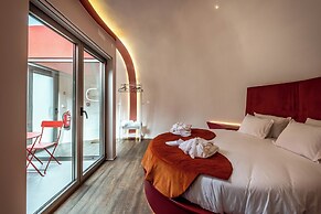 Cherry Sculpture Hotel