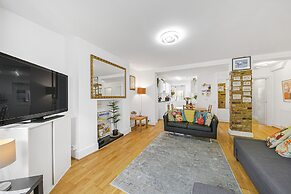 Stylish Central 2-bed Apartment With Pvt Garden