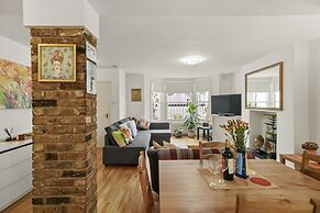 Stylish Central 2-bed Apartment With Pvt Garden