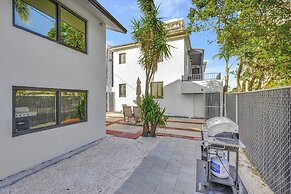 Lux Villa 3br 2ba Steps to Beach