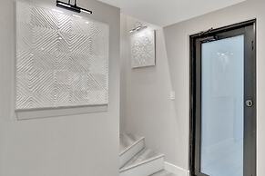 Lux Villa 3br 2ba Steps to Beach