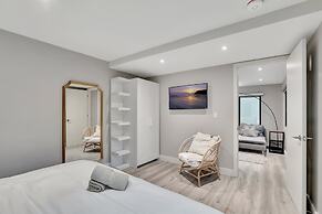 Lux Villa 3br 2ba Steps to Beach