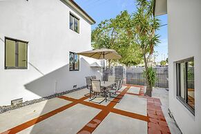 Lux Villa 3br 2ba Steps to Beach