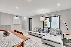 Lux Villa 3br 2ba Steps to Beach