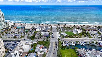 Lux Villa 3br 2ba Steps to Beach