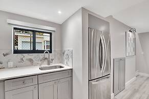 Lux Villa 3br 2ba Steps to Beach