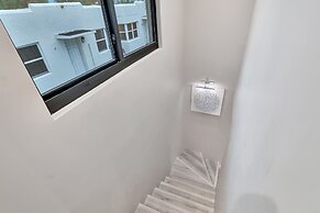 Lux Villa 3br 2ba Steps to Beach