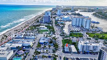 Lux Villa 3br 2ba Steps to Beach