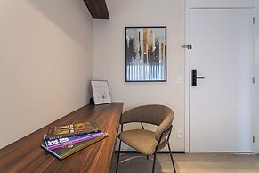 Iconyc House of Charlie