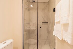 Iconyc House of Charlie