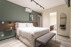 Iconyc House of Charlie