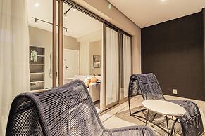 Iconyc House of Charlie