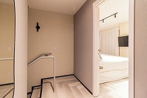 Iconyc House of Charlie