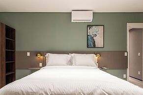 Iconyc House of Charlie