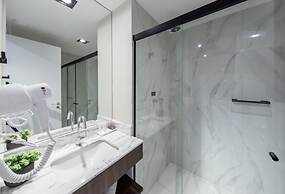 Iconyc Charlie Ibirapuera Hotel