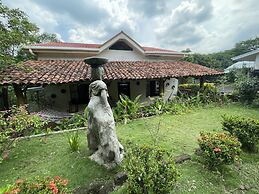 Casa Girasol Hospedaje y Tours