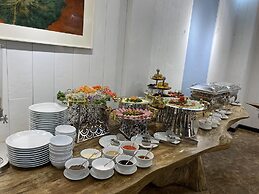 Babeeni Family Hotel