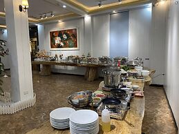 Babeeni Family Hotel