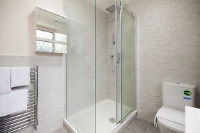 The Redbridge Sanctuary - Spacious 3bdr House With Garden