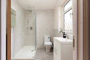 The Redbridge Sanctuary - Spacious 3bdr House With Garden