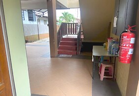 OYO 90915 Ilham Villa