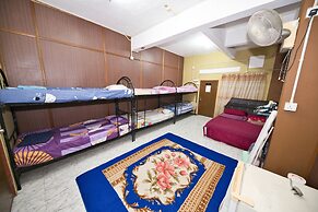 OYO 90915 Ilham Villa